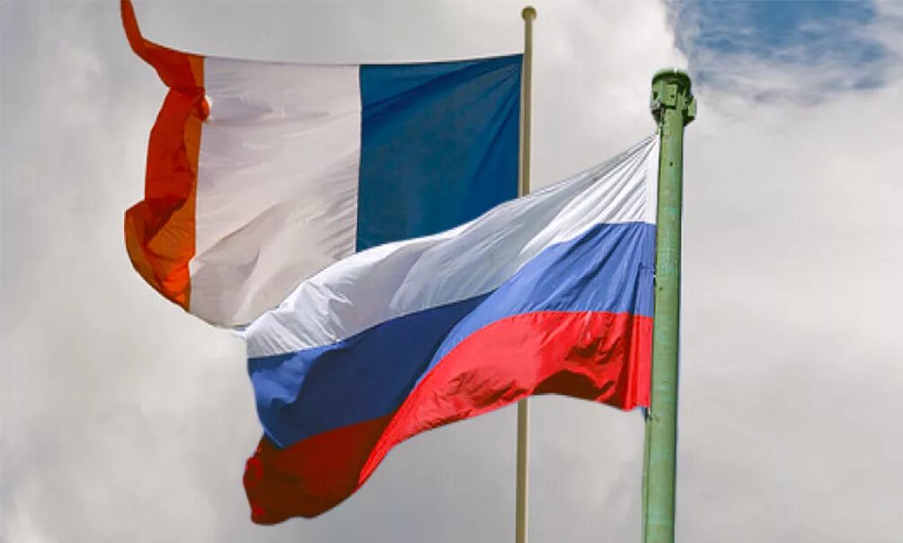Флаг франции и россии. Российский и французский флаги. Россия и франция. France russie. France russie.