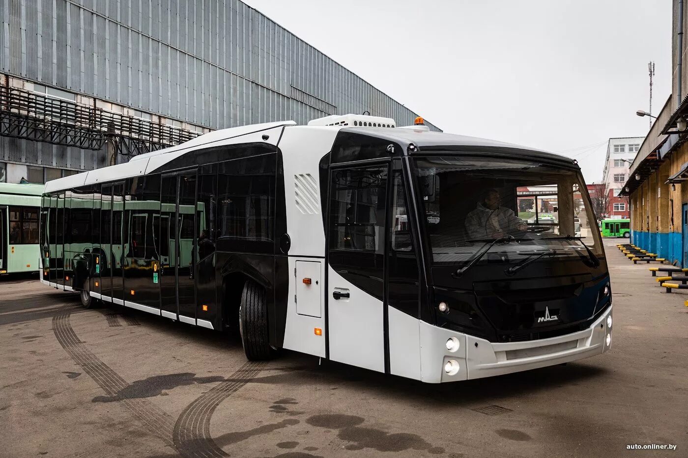 Минский завод автобусов. Новый маз 303. Минский завод автобусов. Минский автомобильный завод автобус маз. Уттз маз 203.