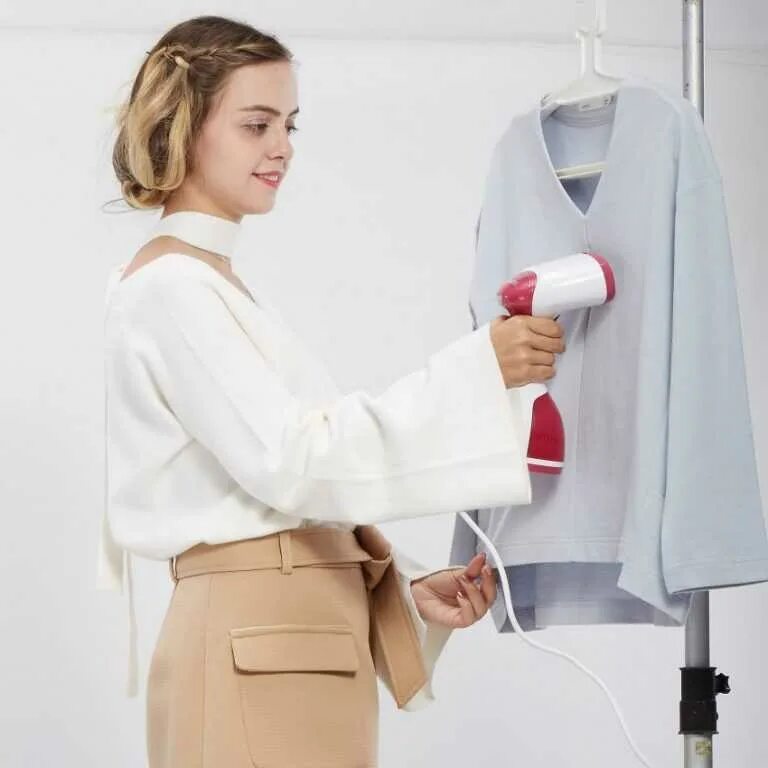 Как высушить куртку после стирки. Сушить одежду. быстро высушить вещи. платье просушки. как можно быстро высушить одежду.