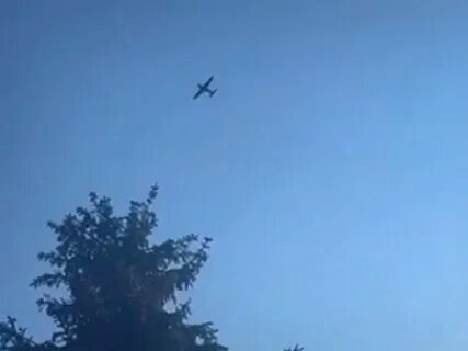 Беспилотник в ночном небе