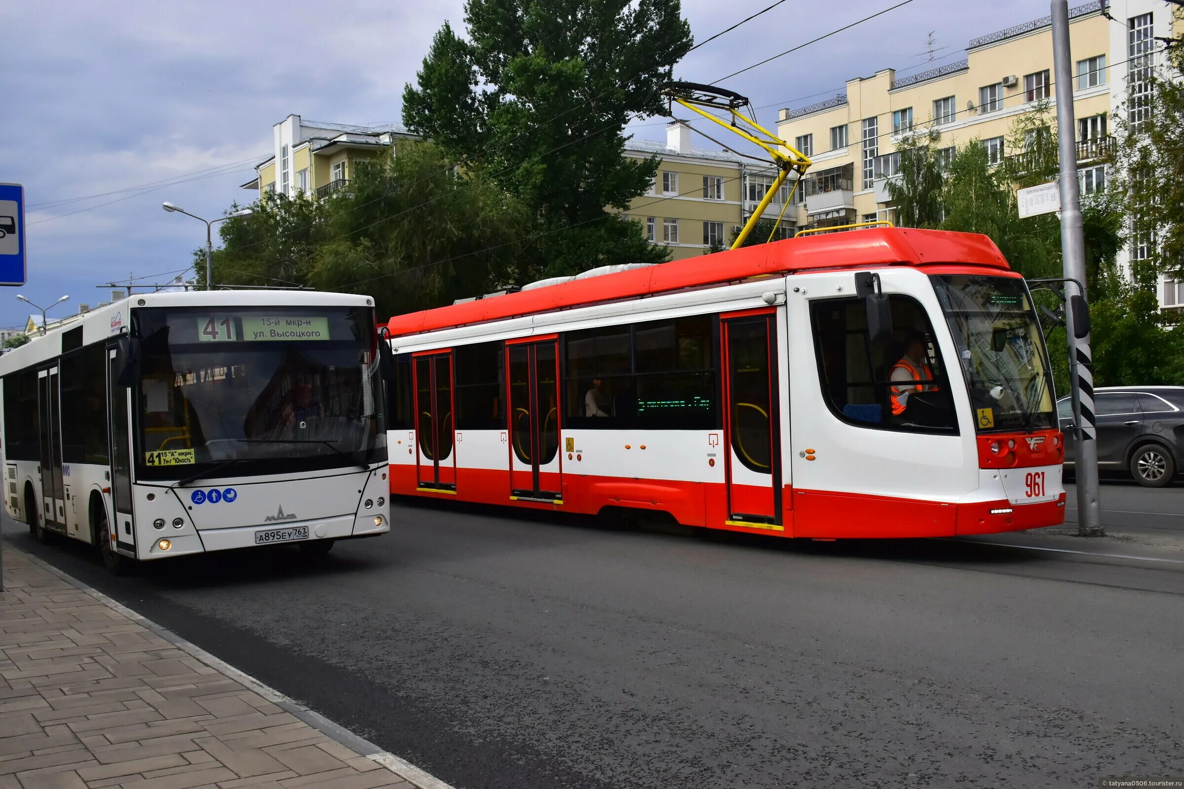Где транспорт самара. Транспорт самара. общественный транспорт самара. автобус трамвай. автобус трамвай троллейбус самара.