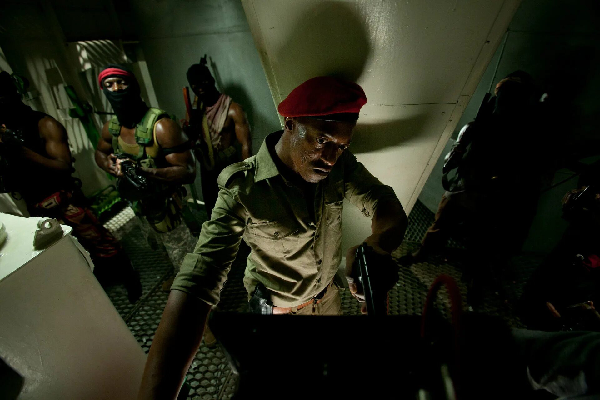 Сейчас 22 часа 22 минуты. Сейчас 22 часа 22 минуты. 22 минуты (2014). Боевик 22 минуты. 22 минуты фильм.