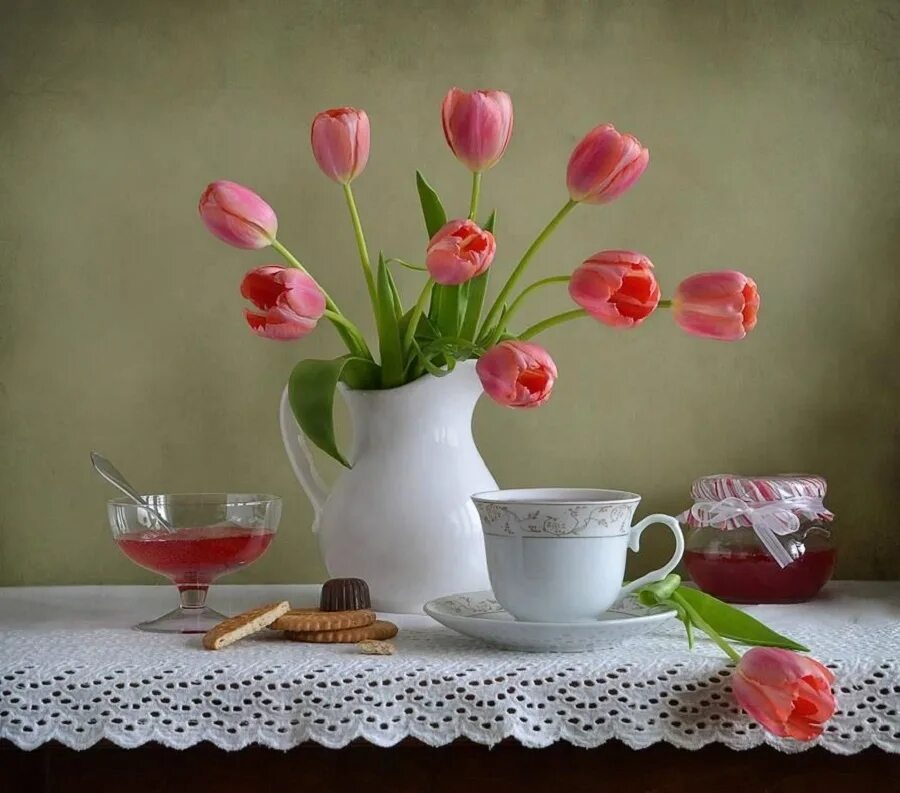 Тюльпаны и кофе. Чашечка цветка. Букет тюльпанов в вазе. Добрый вечер цветы. Murmaris0770.