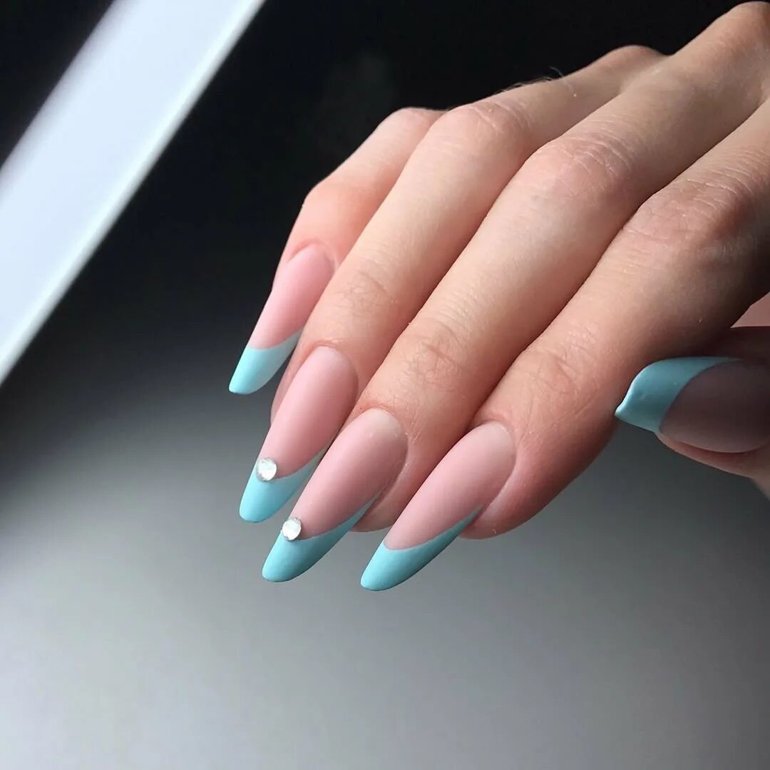 Наращивание френч миндалевидная. Черный френч на миндалевидных ногтях 2019. Френч маникюр на миндальную. Френч маникюр на миндальную. Френч маникюр на миндальную.