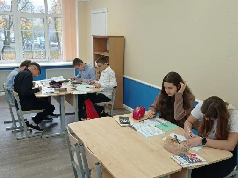 школа 1 бутурлиновка. школа 5 бердс учителя 6 классов. фото детей на уроке родного языка. н. школа вуз.