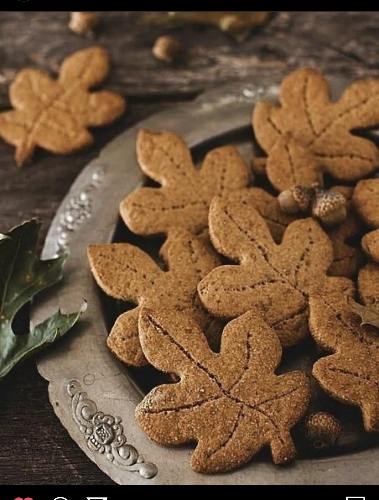 Печенье звездочка. Имбирное печенье. Постный имбирный. Новогодние натюрморты имбирные печеньки. Тонкие имбирные печеньки.