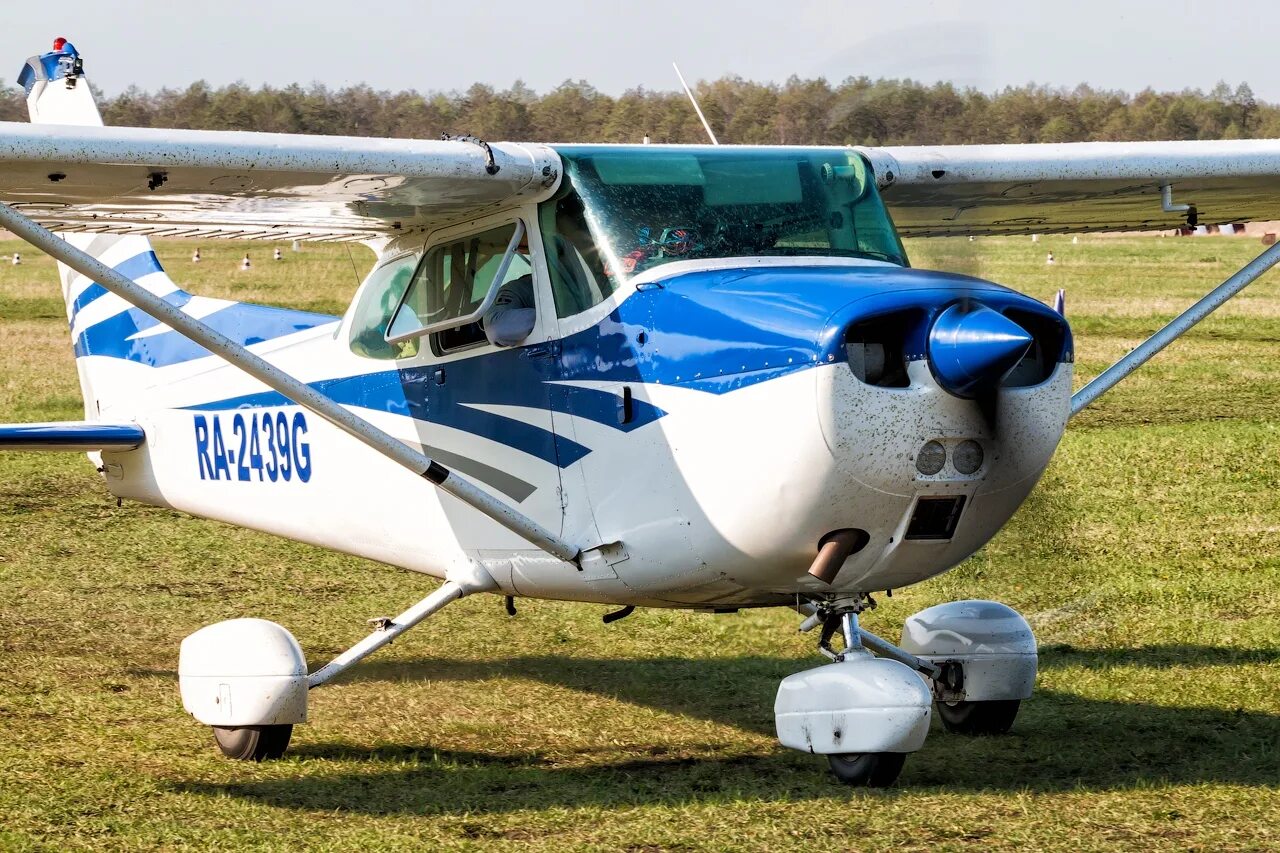Сесна 172. Цесна 172s. Cessna 172s. Cessna 172 Skyhawk. Легкомоторный самолет Cessna 172.