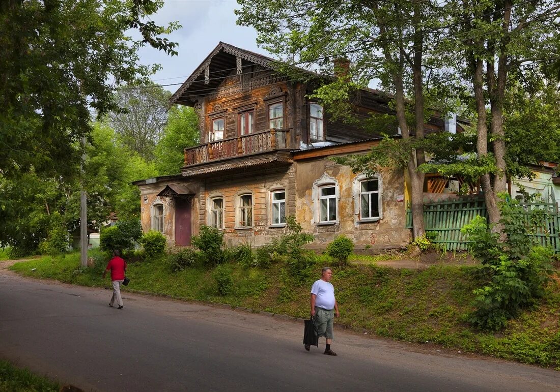 Русский старый городок. Провинциальный городок. Русский провинциальный город. Старинные дома в провинции России. Маленький городок в глубинке России.