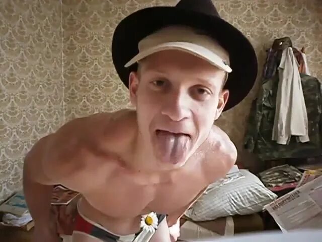 Серж дурданчик торс. Серж дурданчик. Серж дур дачник биография. Серж дур дачник биография. Идущий к реке серж дурдачник.