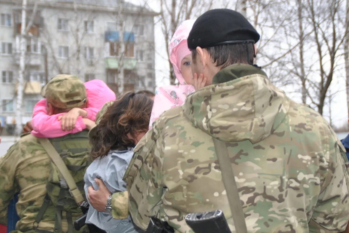 Свежие новости специальной операции. Вернувшиеся со спецоперации на украине. военные и дети украина. омон на украине. обстановка на украине.