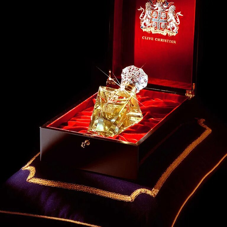 Подарила мужчине духи. Духи Imperial Majesty, Clive Christian. Парфюм Clive Christian Imperial Majesty. Духи Clive Christian №1 Imperial Majesty:. Imperial Majesty Perfume.