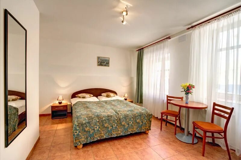 Первые мини отели в праге. Praga grand 8. Проживание в праге дешево. Проживание в праге дешево. Проживание в праге дешево.