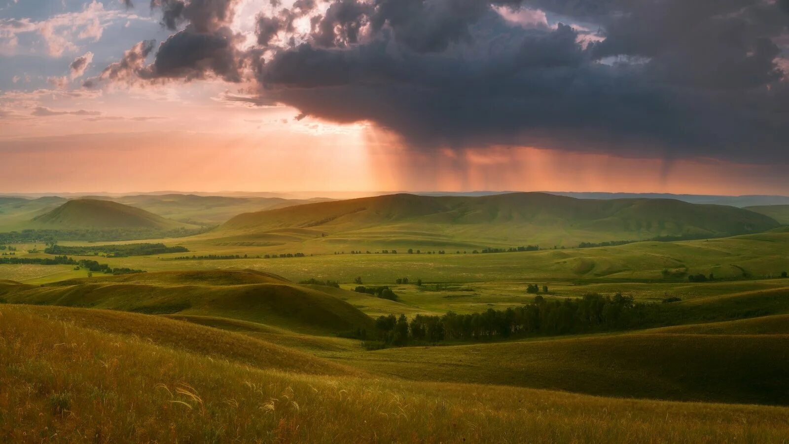 Степные холмы. Оренбургские горы Кувандыкский район. Южный Урал природа Оренбуржья. Горы и степи Южного Урала. Южный Урал горы Оренбургская область.