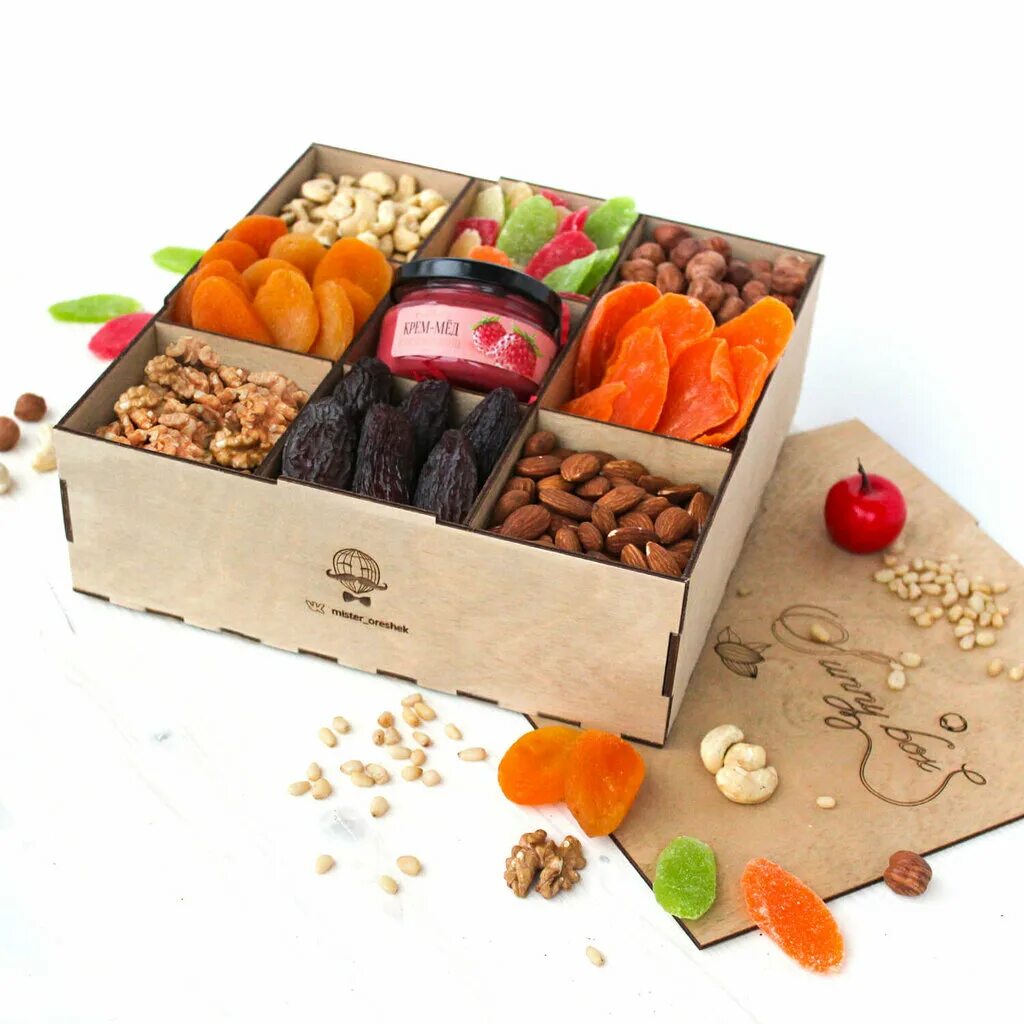 Коробочки с сухофруктами. Коробочки с сухофруктами. Набор из сухофруктов. Орехи и сухофрукты. Подарочная коробка с орехами и сухофруктами.