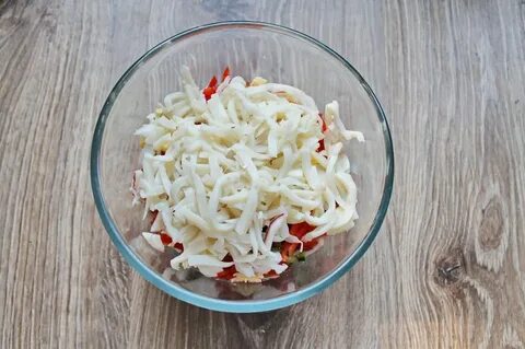 Салат с кальмарами пошаговый