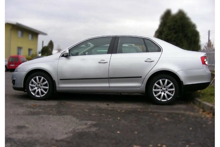 Jetta серая. Молдинги для стекол хромовые vw jetta 6. Фольксваген джетта молдинг. Джетта 2017 молдинг. Фольксваген джетта молдинг.