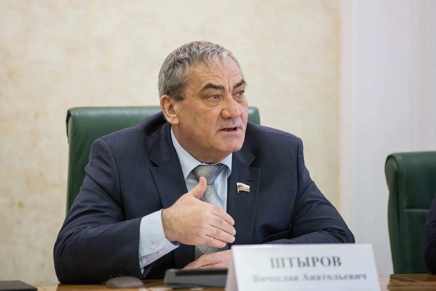 Штыров вячеслав анатольевич. Штыров вячеслав анатольевич в молодости. Вячеслав штыров якутия. Вячеслав штыров якутия. Чем увлекался с детства в а штыров.