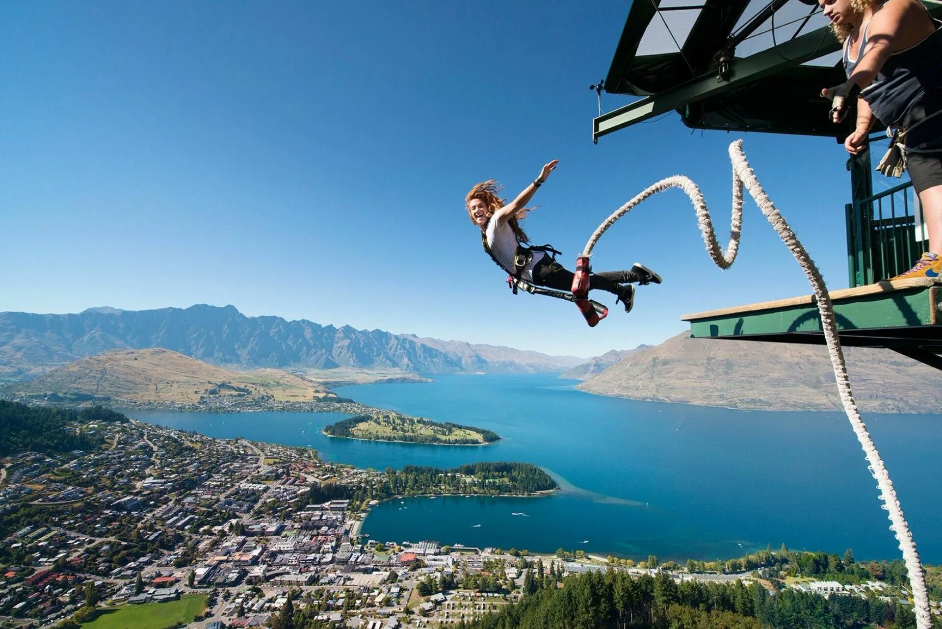 Где прыгают с высоты. Банджи джампинг в новой Зеландии. Квинстаун банджи прыжки. Каварау, Квинстаун, новая Зеландия банджи джампинг. AJ Hackett Bungy.