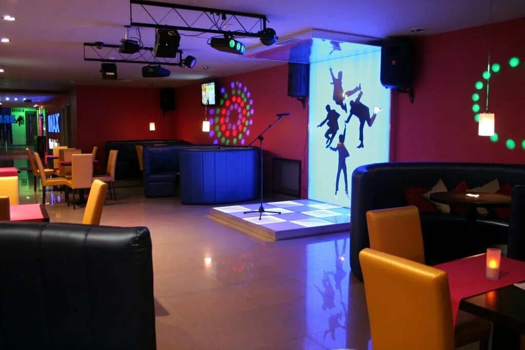 Караоке браво воронеж интерьер. Караоке бар браво воронеж. Браво караоке воронеж. Bravo воронеж. Бар браво воронеж.