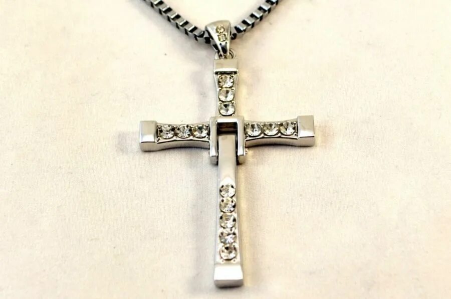 Православный крест. Крестик путина. Крест у татар. Медальон группы пикник. Крест катаров.