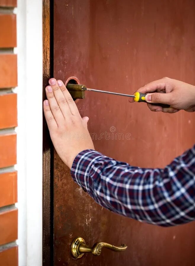 Как исправить дверную ручку