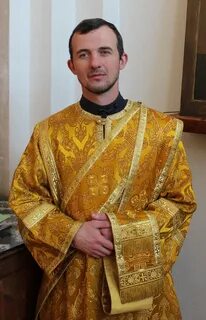 Помощник священника