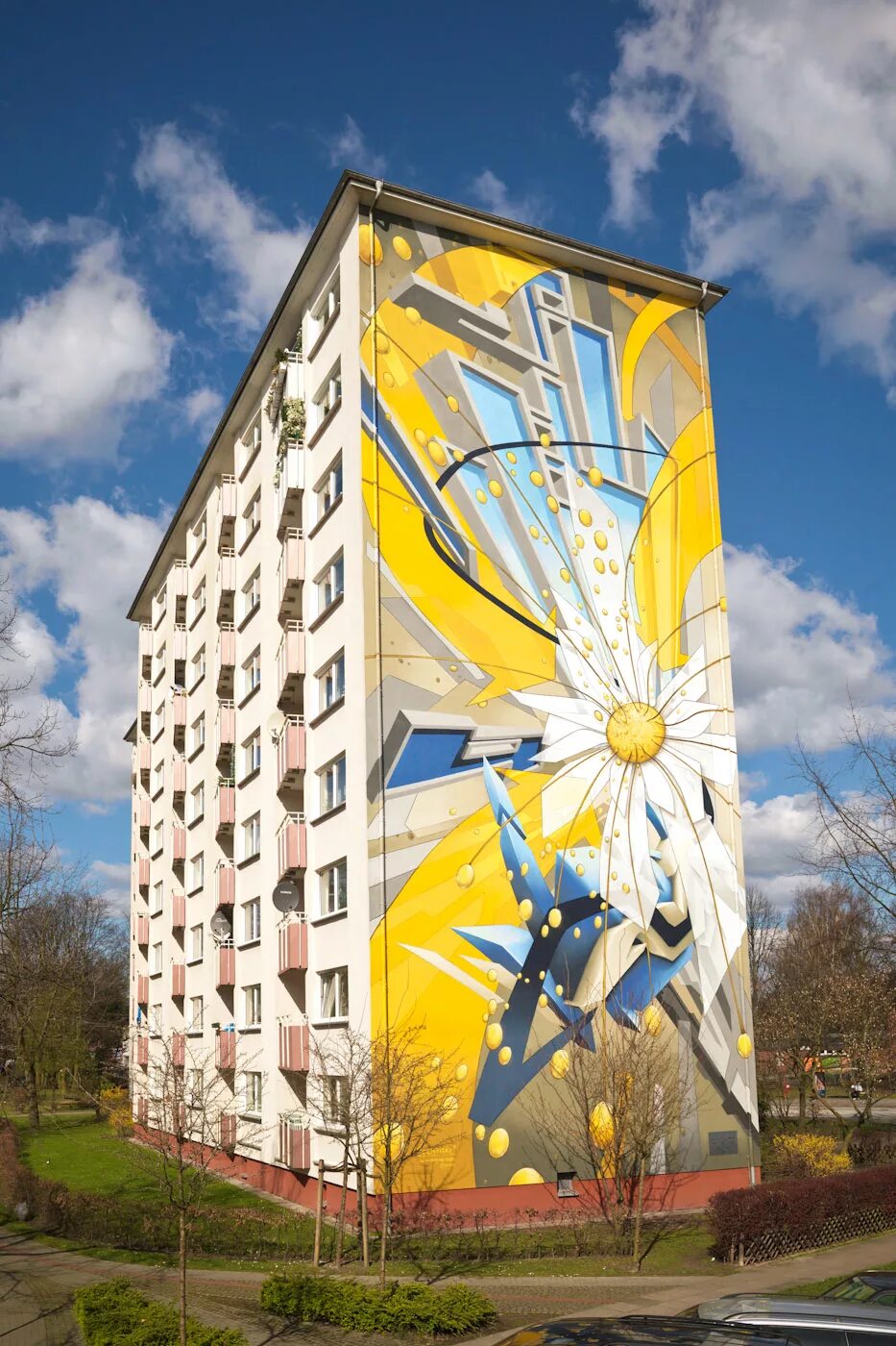 Разрисовать фасад здания. Этам крю граффити. Разукрашенные фасады зданий. Суперграфика на фасадах зданий. Роспись фасадов зданий.