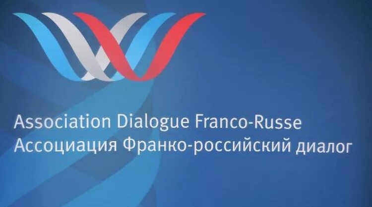 Крупным планом с русским диалогом