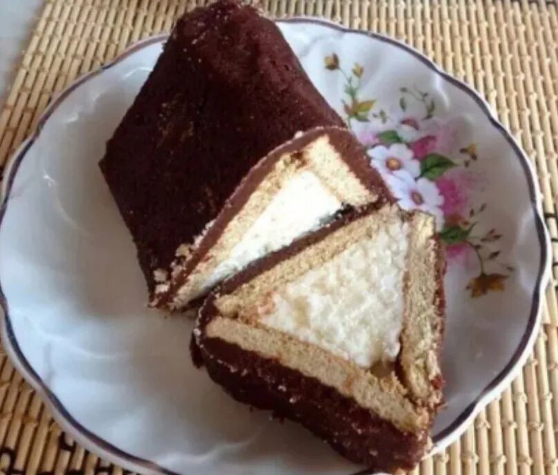 Торт из печенья. Торт домик из печенья. Торт шалаш из творога. Торт шалаш из печенья и творога. Торт шалаш из творога.