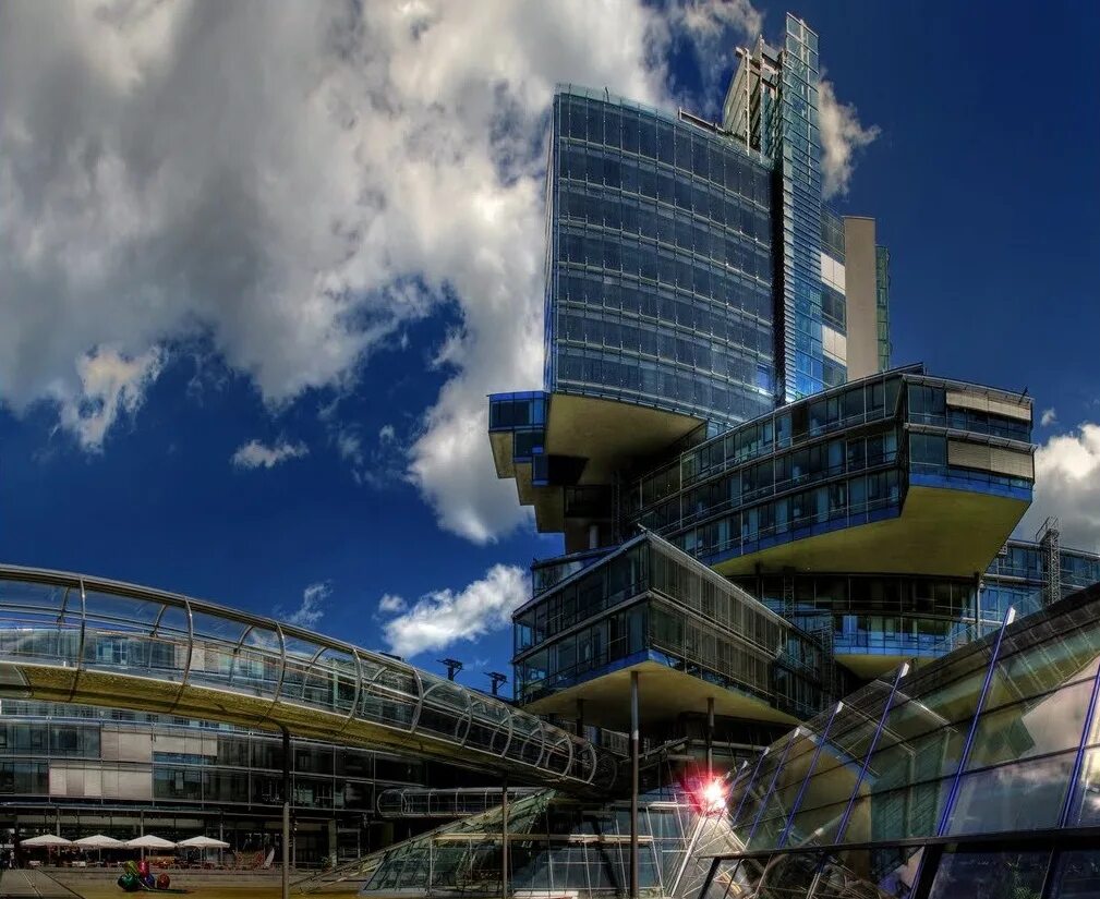 Фото здания. Nord lb building в Ганновере, Германия.. Штаб-квартира банка Nord/lb Ганновер. Здание Norddeutsche Landesbank. Здание банка Nord lb в Ганновере.