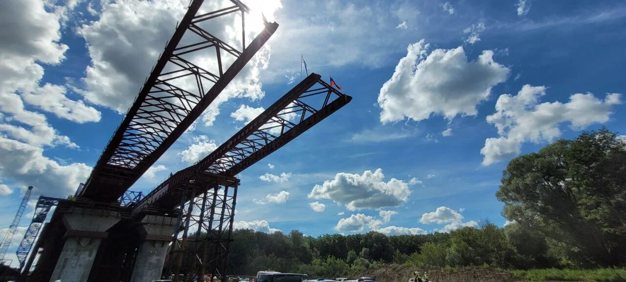 Мост через суру в шумерле м12. Мост через реку сура м12. Река сура м12. Подвесной мост алатырь. Мост река сура м7.