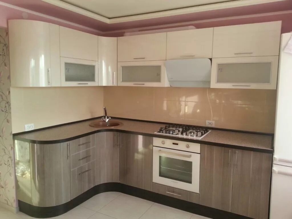 корпусная кухонная мебель. красивые кухни. боровичи мебель массив люкс 1335. угловые кухни. кухни в михайловке волгоградской.