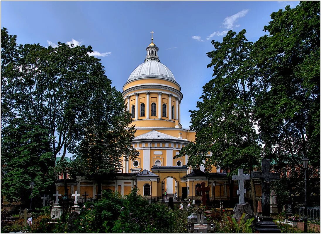 Свято троицкий невская лавра санкт петербург. Александро-Невская Лавра в Санкт-Петербурге.