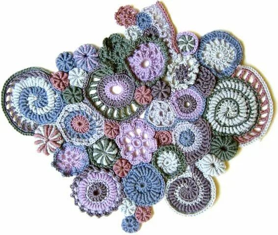 Вязание крючком техника фриформ. Скрамбль фриформ. Фриформ элементы. Вязание крючком фриформ. Цветы фриформ крючком.