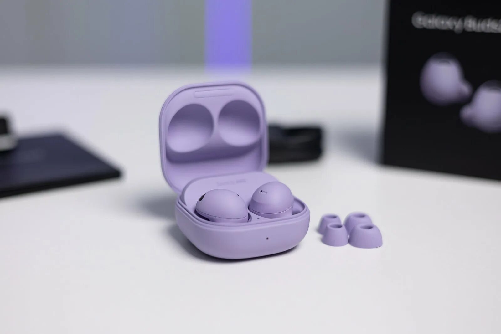 Tws buds 2 pro. Samsung Galaxy Buds 2 Pro. Наушники true Wireless Samsung Galaxy buds2. Наушники true Wireless Samsung Galaxy Buds 2 фиолетовый. True Wireless Samsung Galaxy Buds 2 Pro.