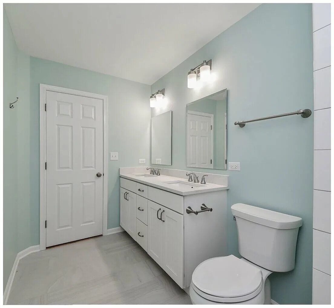 крашенный санузел. ванна с окрашенными стенами. крашенный санузел. крашенные стены в ванной. ванная с окрашенными стенами.