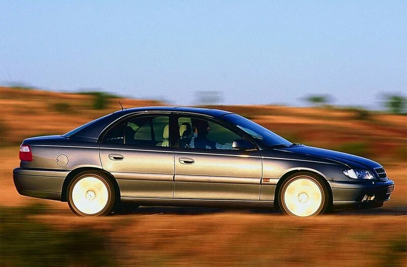 Машину опель омега б. Opel Omega mv6. Опель Омега 2.2. Opel Omega b mv6. Опель Омега 1999.