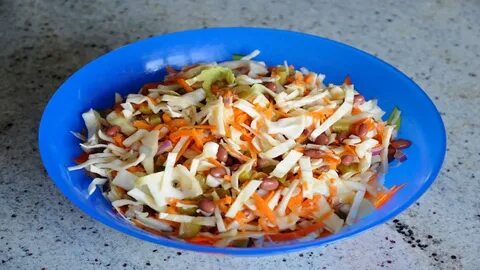 Салат с фасолью и капустой