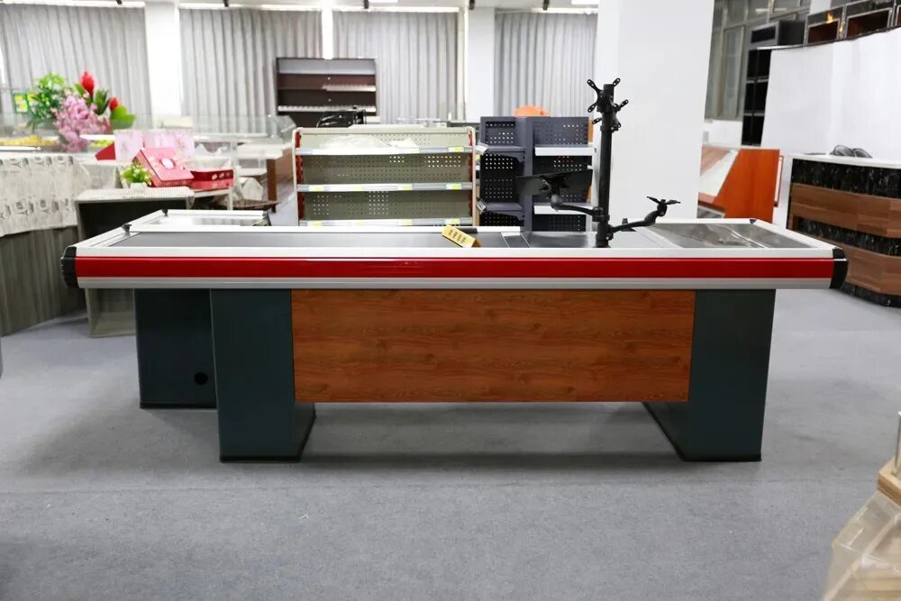 Shop stol. Стеллажи для шоурума одежды. Маленький стол в стиле лофт. Кассовый стол оптима бак 850, транспортер 1200мм,левый, общ. Стол в стиле лофт.
