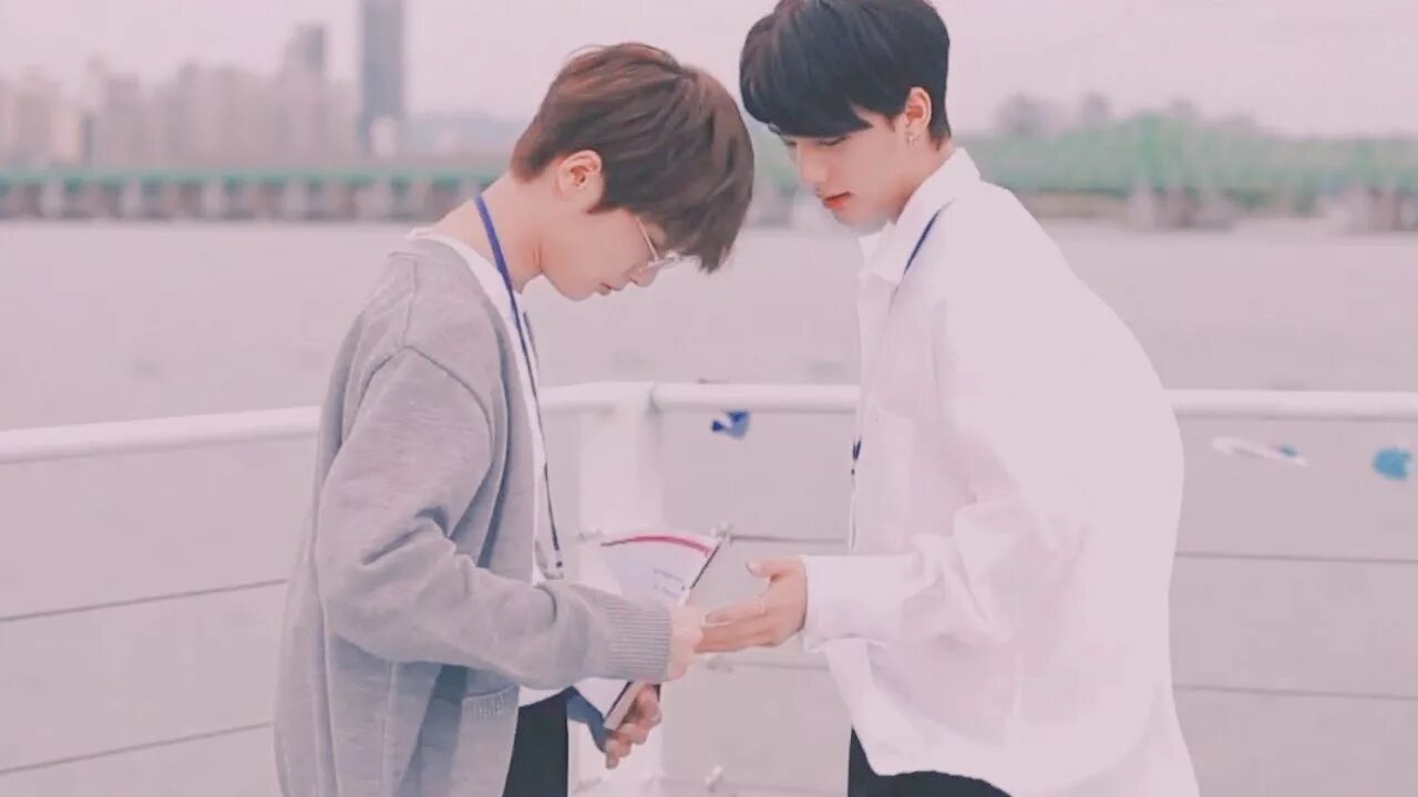 Хван хенджин и йеджи. Хенджин и т и 18. Чанбин и хенджин. Хенджин stray kids. Сонхва ateez.