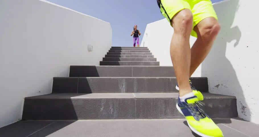 Down and i was running. Running down. Stair Run. Steps down. Бегущий человек работа с негативным пространством.