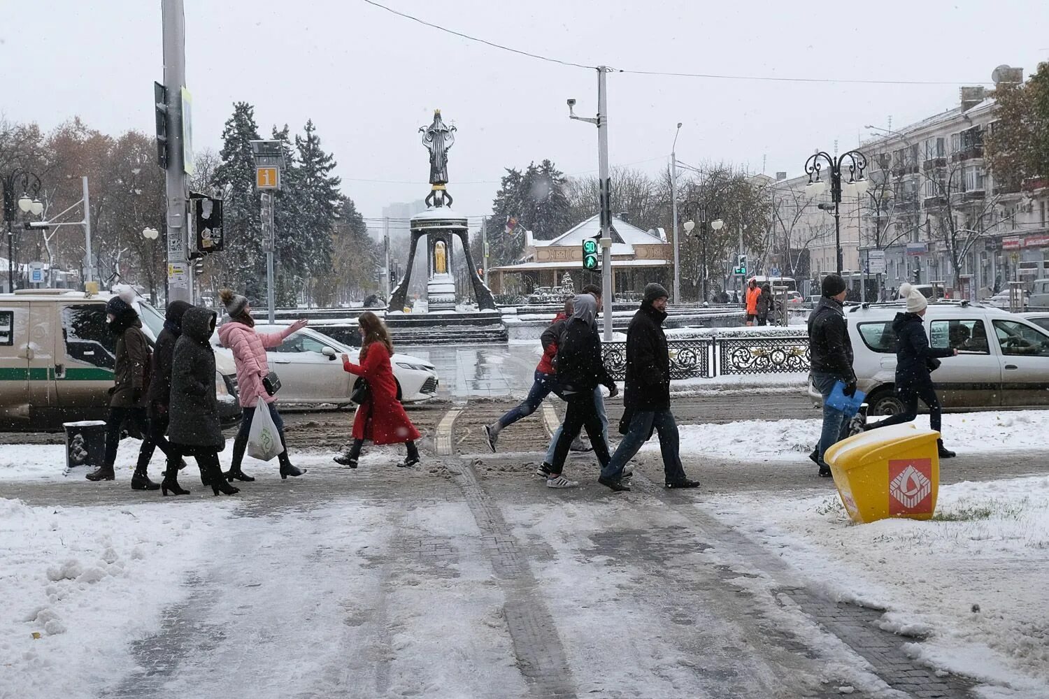 Снег в Краснодаре. Снегопад в Краснодаре. Краснодар зимой. В Краснодаре бывает зима. Погода краснодар снег