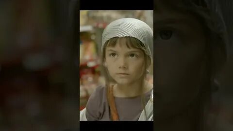 Девочка цыганка видит будущее