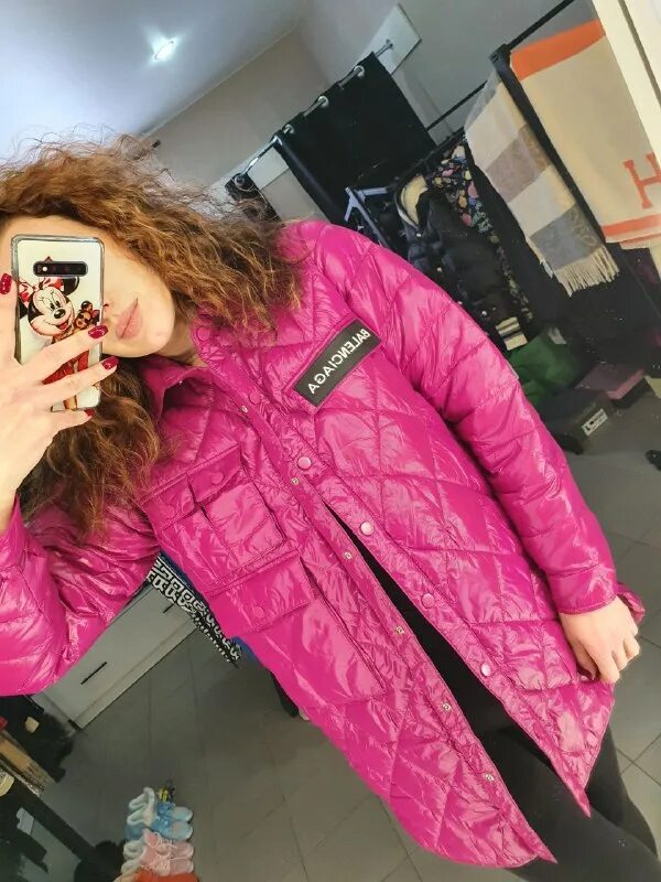 Ольга бузова в чулках. Ольга бузова туфли. Кроссовки ольги бузовой гуччи. Анастасия решетова в кожанке. Ольга бузова в balenciaga.