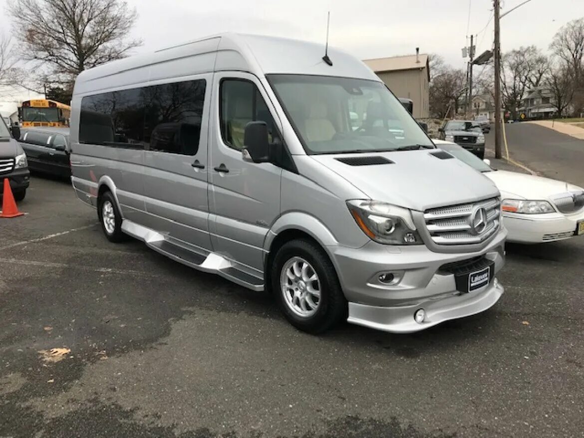 Микроавтобус мерседес с пробегом. Mercedes-benz sprinter 2500. мерседес спринтер 2018. мерседес спринтер 2018г. мерседес спринтер 2018г 316.