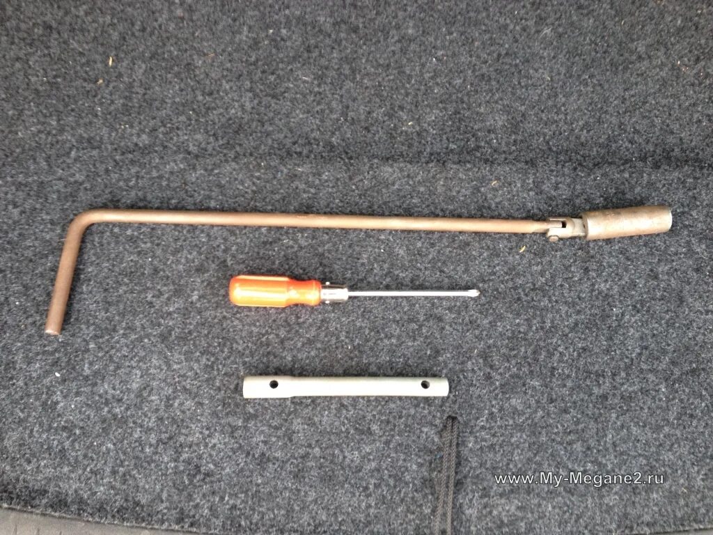 инструмент для замены свечей