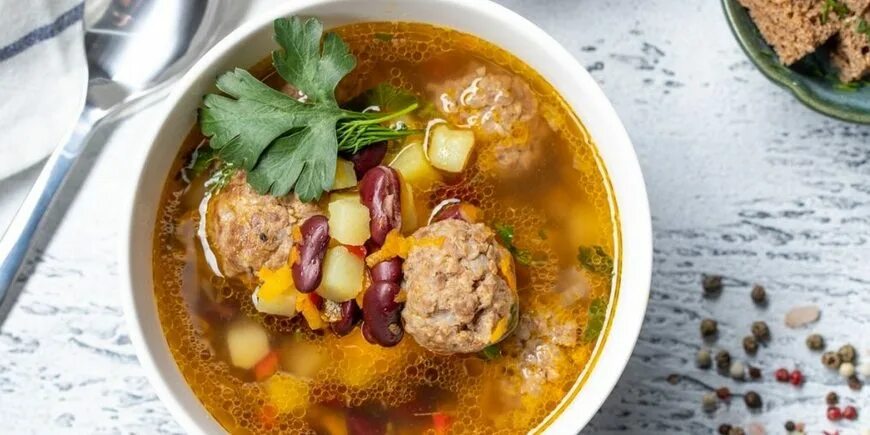 Суп с фрикадельками и красной фасолью. Суп с фрикадельками и красной фасолью