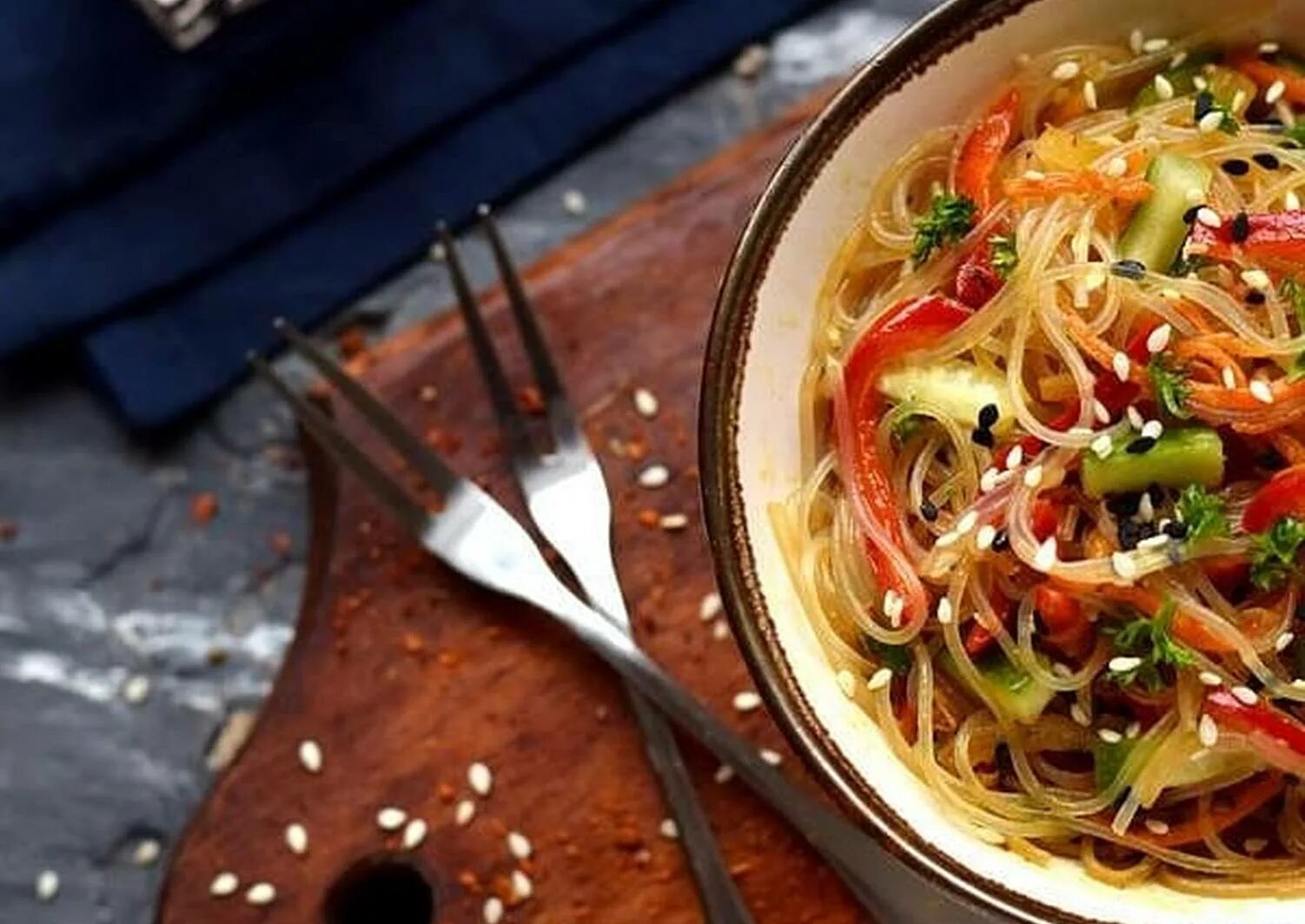 финчуз. самадхи фунчоза. фунчоза вок. самадхи фунчоза. фунчоза с куриной грудкой и овощами.