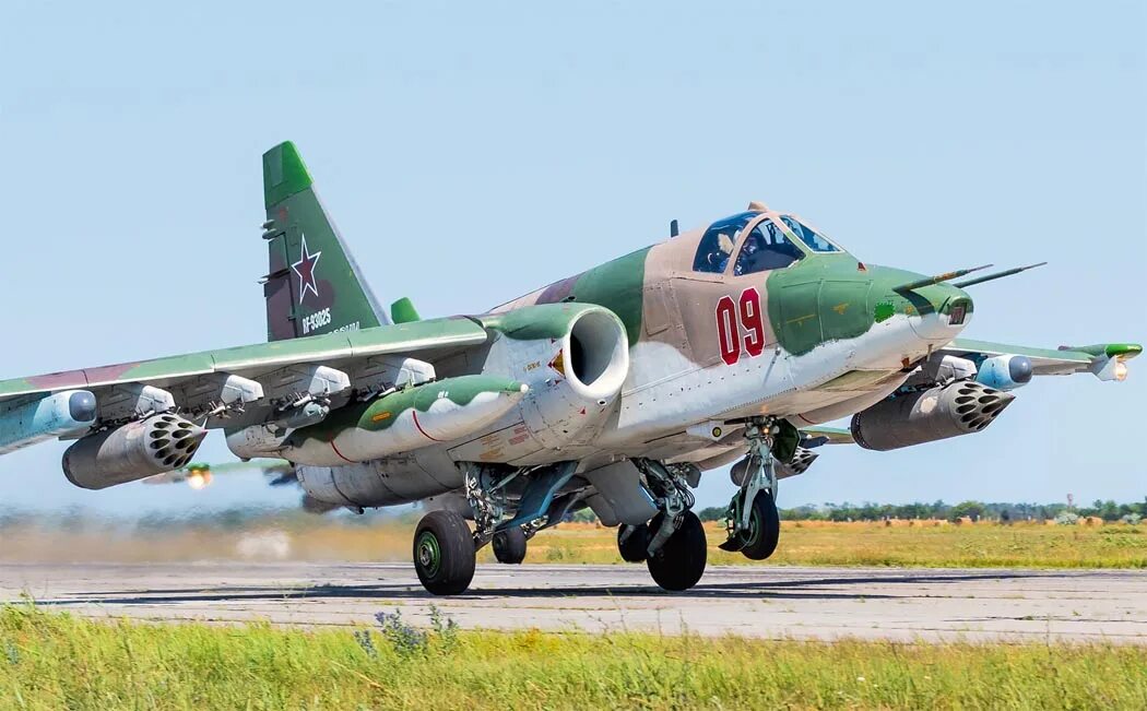 Су-25т Штурмовик. Истребитель Грач Су 25. Самолёт-Штурмовик Су-25. Самолёт Су-25т. Каб сухой