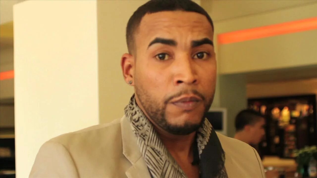 Омар форсаж. Дон омар. don omar 2025. дон омар певец. don omar в молодости.
